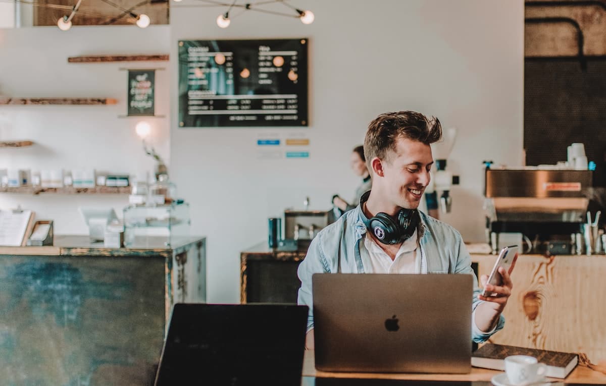Google Ads vs. Facebook Ads for Ecommerce: Where to Spend Your Budget